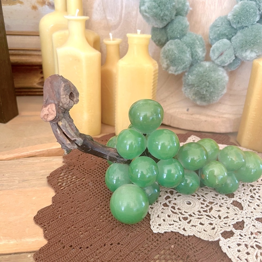 Vintage Mid Century Polished Painted Stone Decorative Green Grapes Bunch